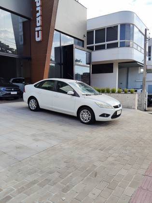 FORD FOCUS 2.0 GLX SEDAN 16V FLEX 4P MANUAL FORD FOCUS 2.0 GLX SEDAN 16V FLEX 4P MANUAL
